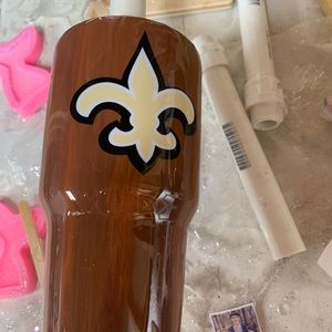 Ss cups glitter or painted